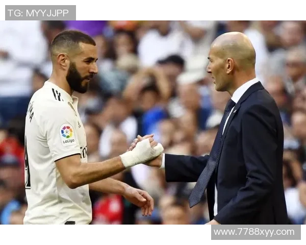 皇马足球场见证的传奇球星:从齐达内到本泽马的辉煌时刻 皇马足球场见证的传奇球星:从齐达内到本泽马的辉煌时刻